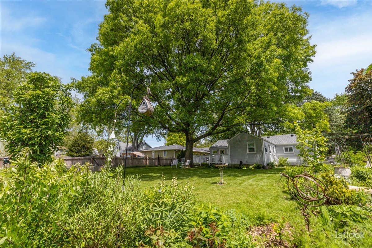 117 Polk Street Oswego, IL 60543 - Photo 33 of 34 a house view with a garden space