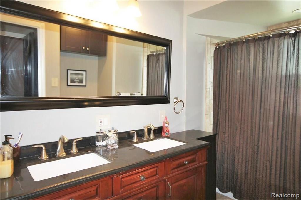 213 Roth Boulevard Clawson, MI 48017 - Photo 14 of 20