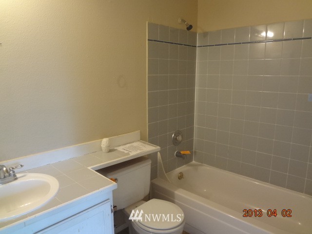 833 Southwest Sunset Boulevard, Unit J48 Renton, WA 98057 - Photo 6 of 11