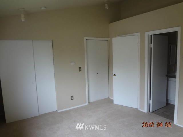 833 Southwest Sunset Boulevard, Unit J48 Renton, WA 98057 - Photo 7 of 11