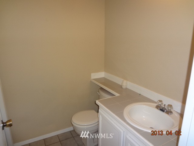 833 Southwest Sunset Boulevard, Unit J48 Renton, WA 98057 - Photo 10 of 11