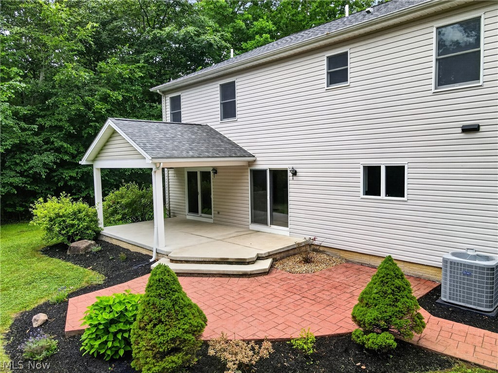 9329 South Brown Road Chardon, OH 44024 - Photo 4 of 45