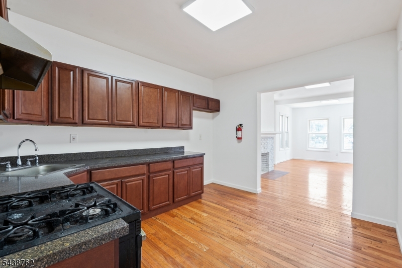 1043 Hunterdon Street, Unit 2 Newark, NJ 07112 - Photo 9 of 21