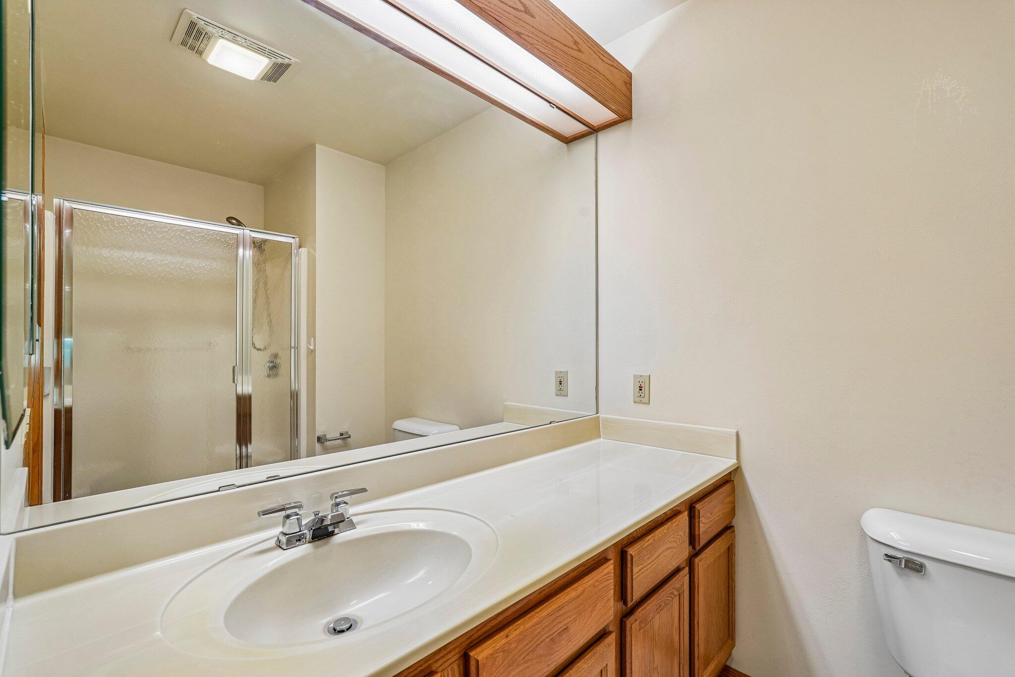 7017 West Hummingbird Court Milwaukee, WI 53223 - Photo 10 of 38 Bathroom