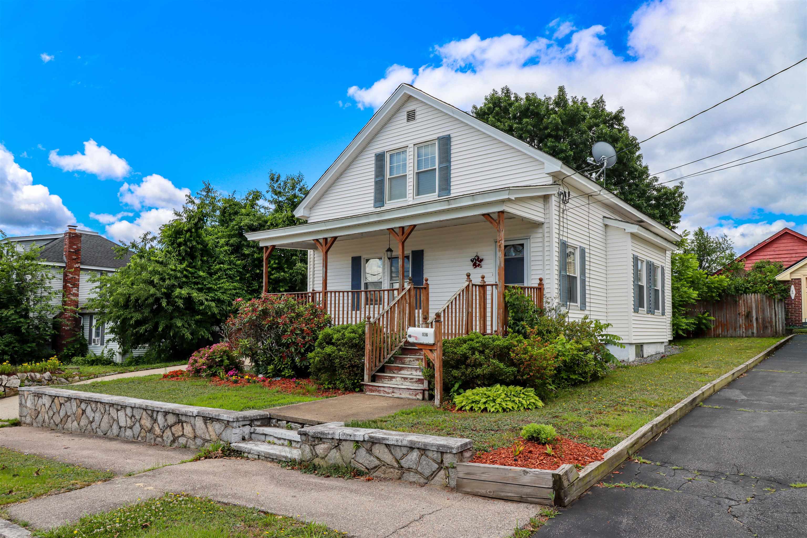 136 Morgan Street Manchester, NH 03102 - Photo 1 of 31