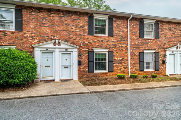 $234,900 | 826 6th Street Northwest, Unit 4, Hickory, NC 28601