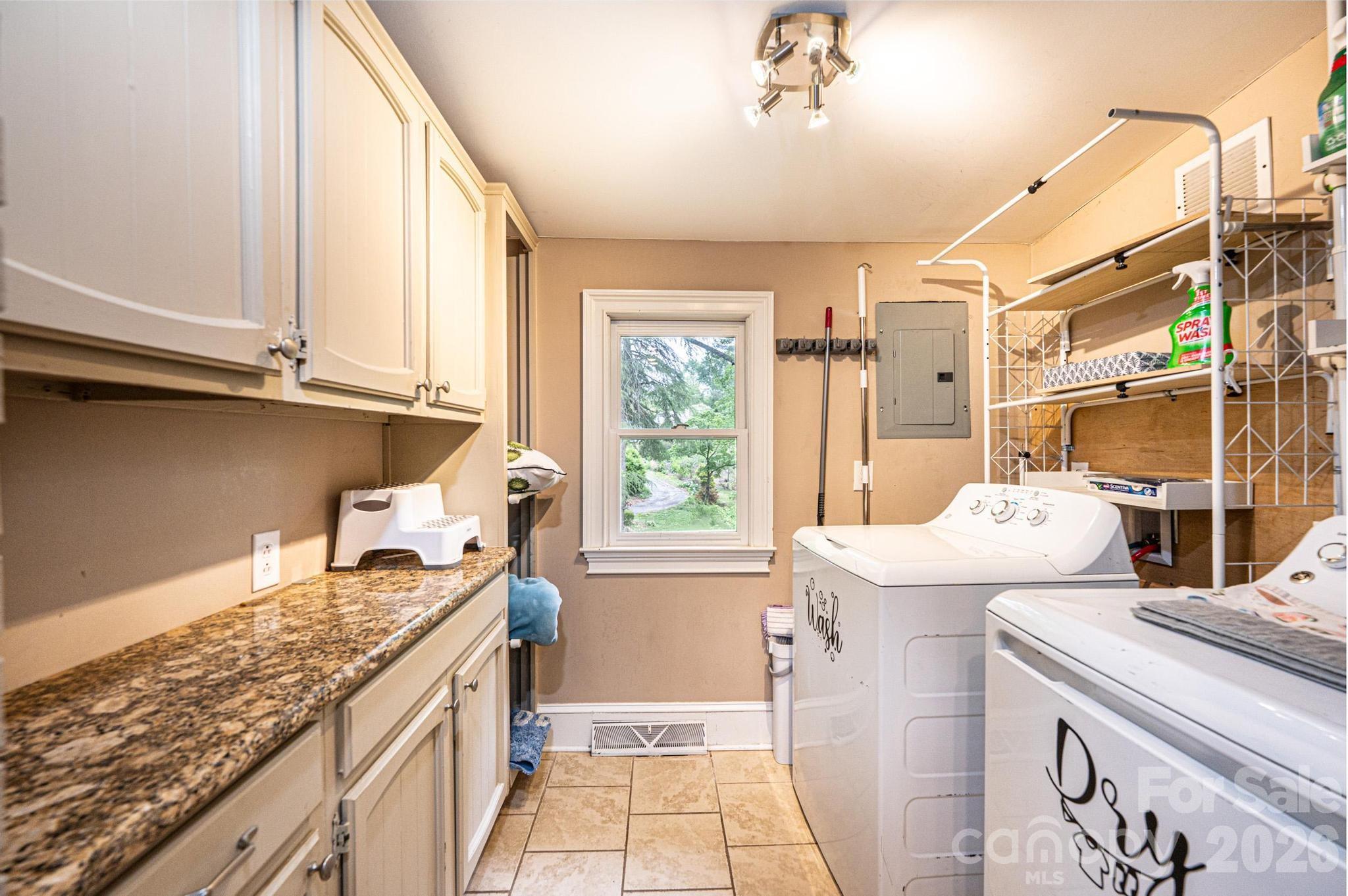 826 6th Street Northwest, Unit 4 Hickory, NC 28601 - Photo 12 of 25 a kitchen that has a sink and a stove
