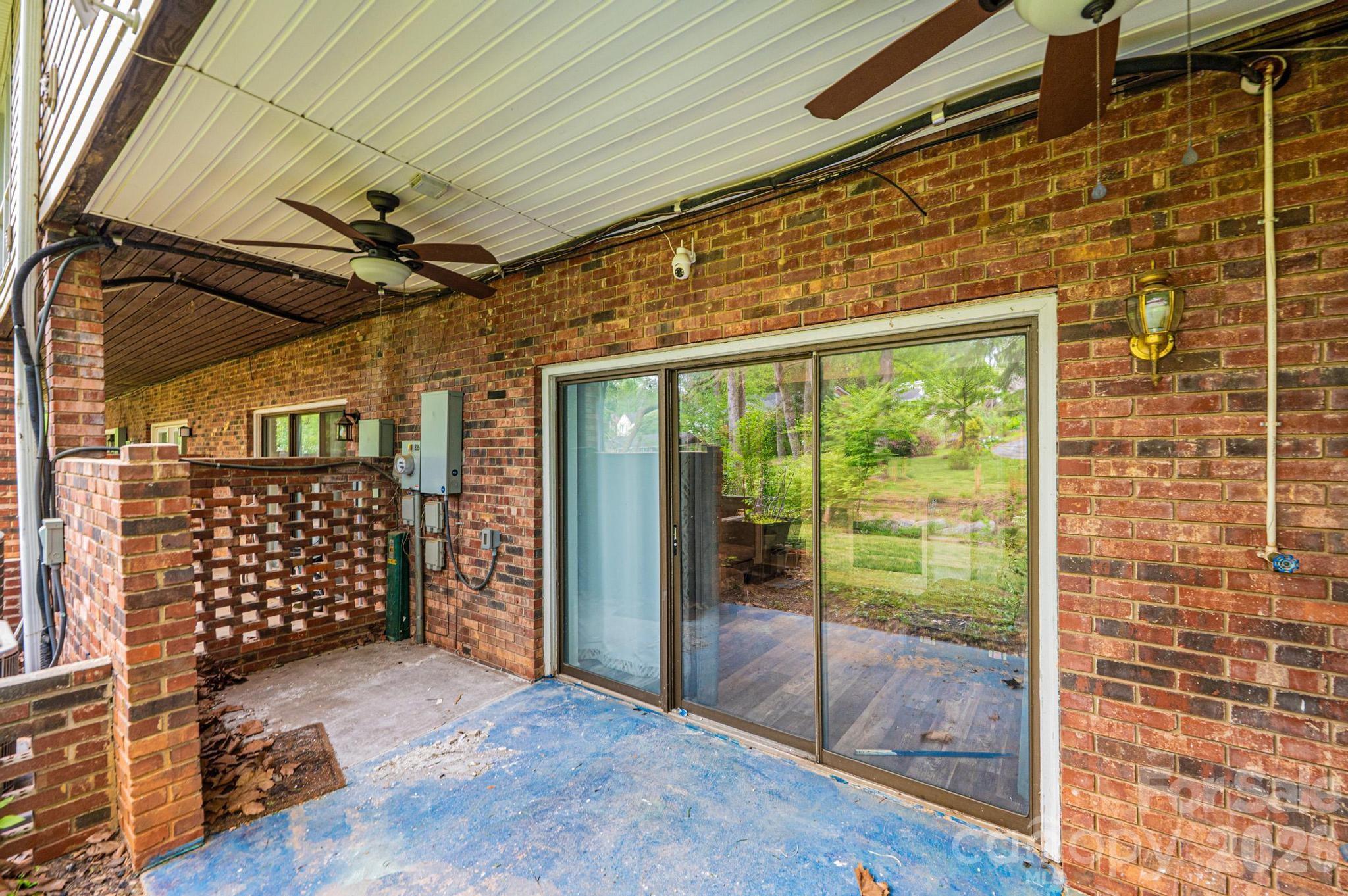 826 6th Street Northwest, Unit 4 Hickory, NC 28601 - Photo 23 of 25 a view of a porch with wooden floor