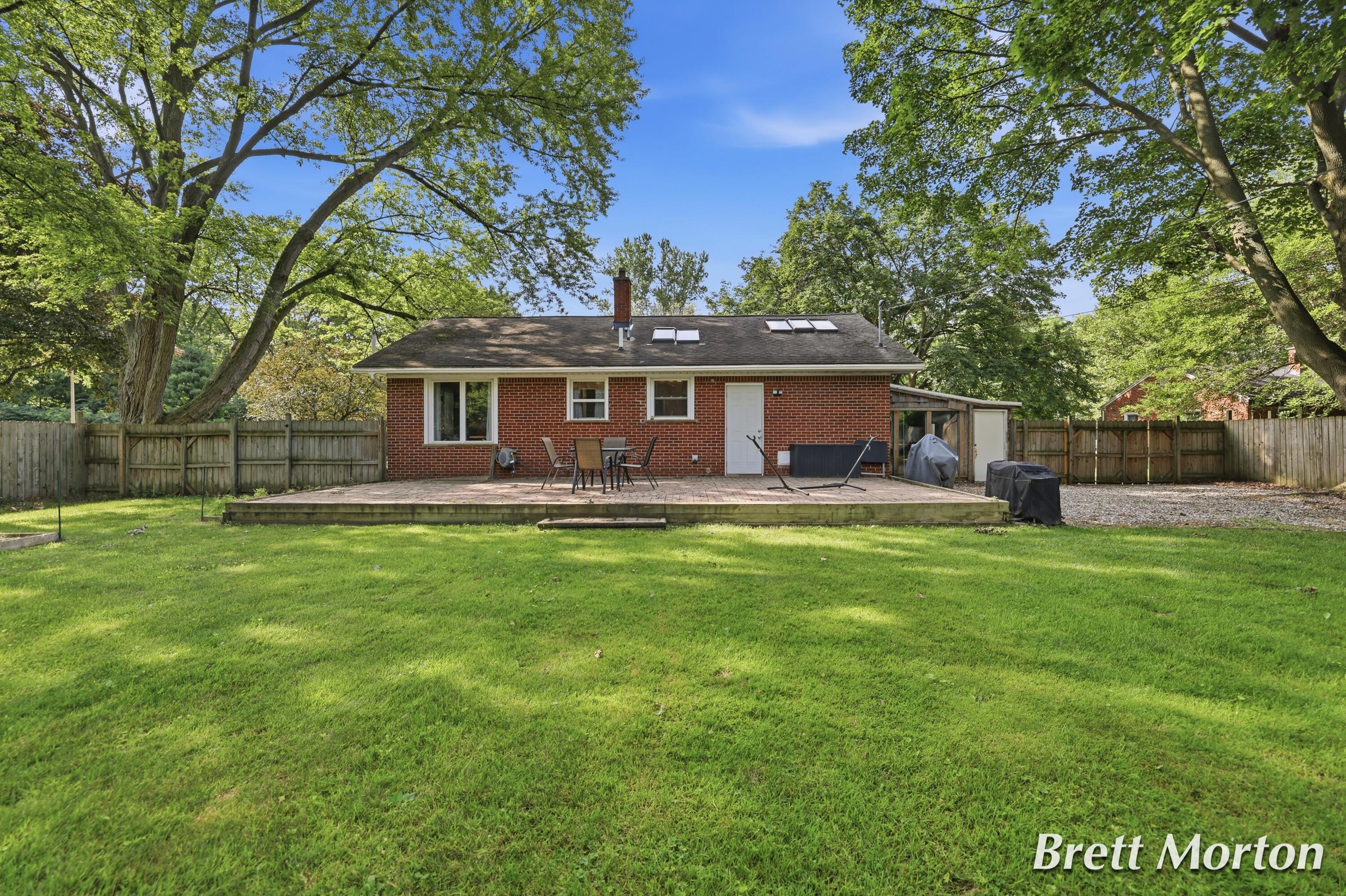 2304 Tecumseh River Road Lansing, MI 48906 - Photo 22 of 26 2304 tecumseh river rd_099