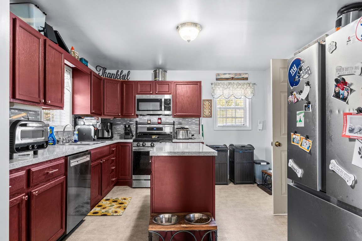 925 Vestal Road Vestal, NY 13850 - Photo 8 of 31 Gallery Image 8