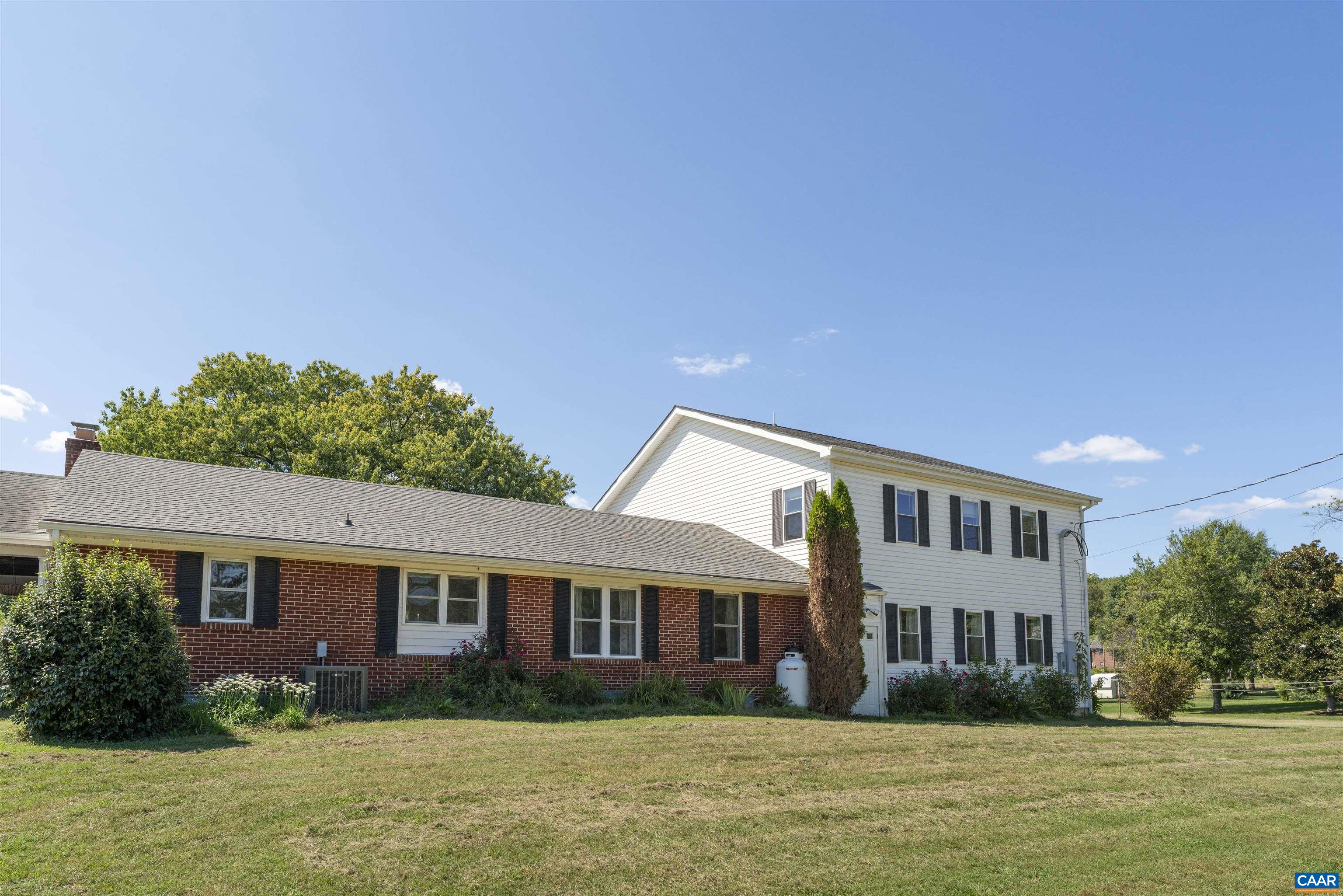 691 Old Roseland Road Roseland, VA 22967 - Photo 43 of 47 a front view of house with yard and green space