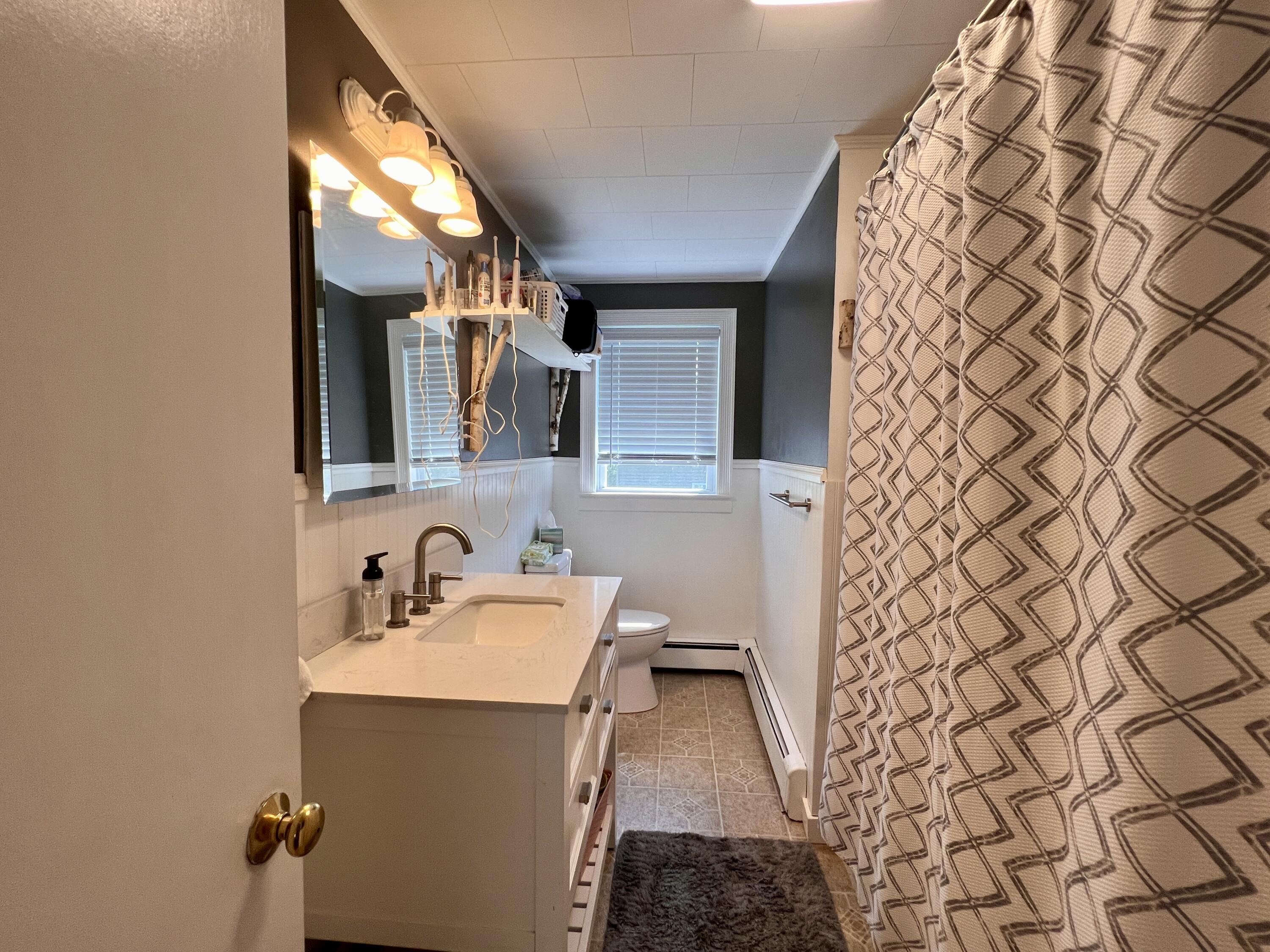 20 Highview Terrace Bangor, ME 04401 - Photo 16 of 62 First Floor Full Bathroom