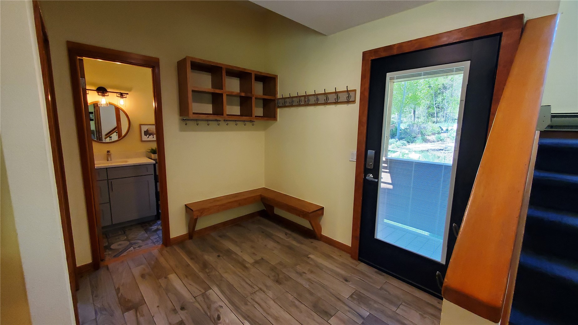 620 Tennis Club Road, Unit 1337 Keystone, CO 80435 - Photo 22 of 48 a room with wooden floor and a window