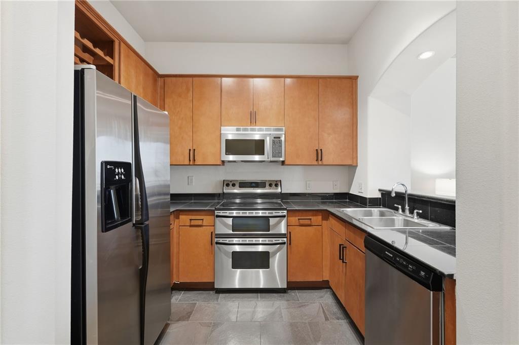 3445 Stratford Road Northeast, Unit 1005 Atlanta, GA 30326 - Photo 7 of 25