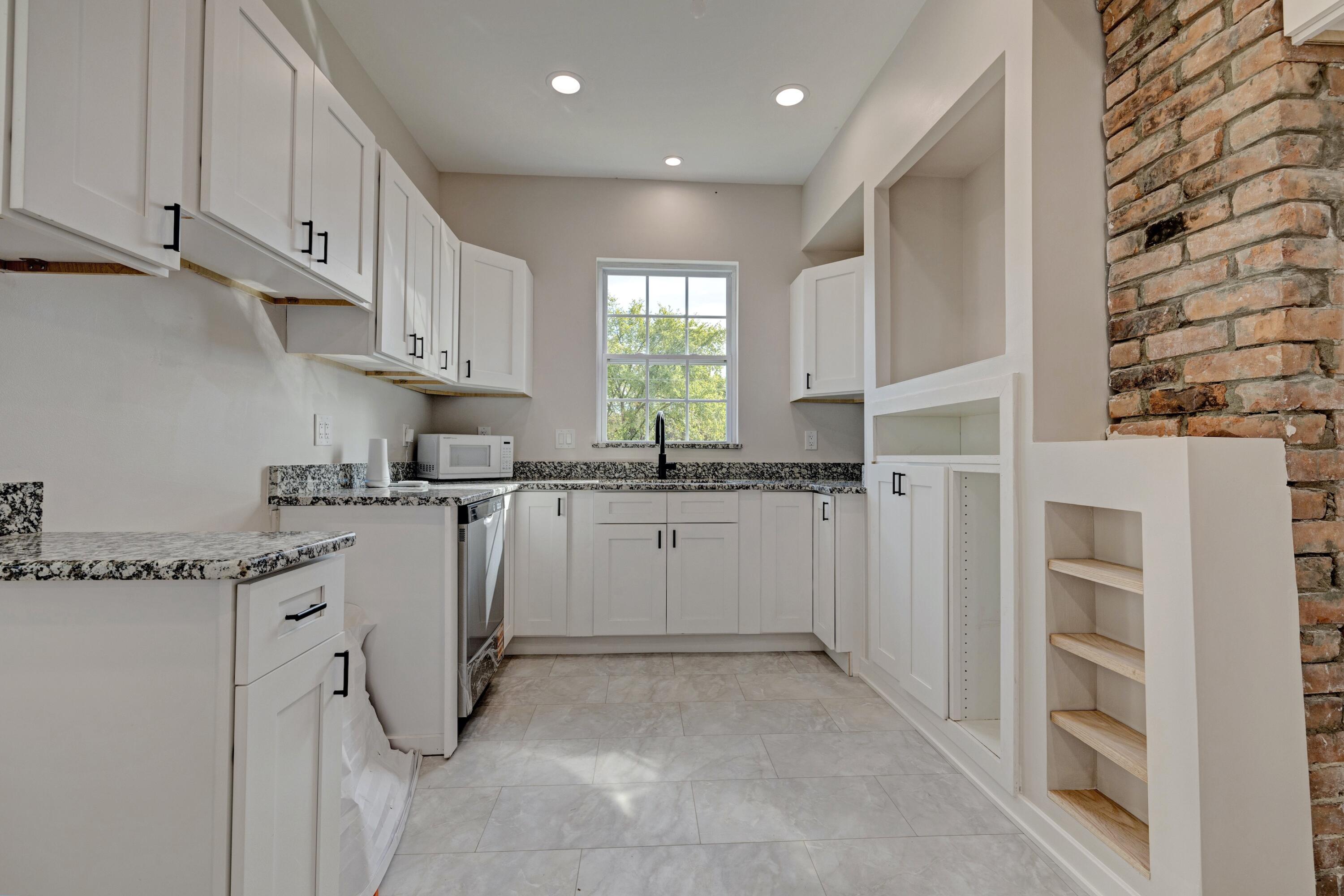 6142 Commonwealth Street Detroit, MI 48208 - Photo 19 of 48 16) Kitchen