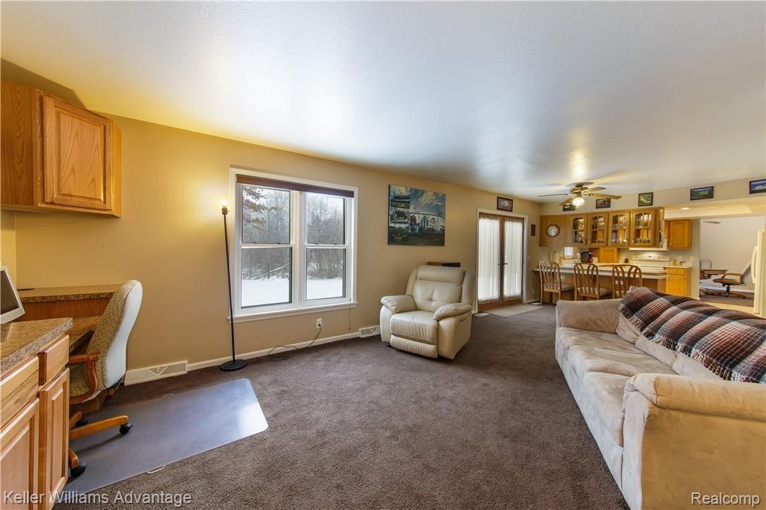 4180 East Commerce Road Commerce Township, MI 48382 - Photo 13 of 37 Commerce_4180_Family_02.jpg