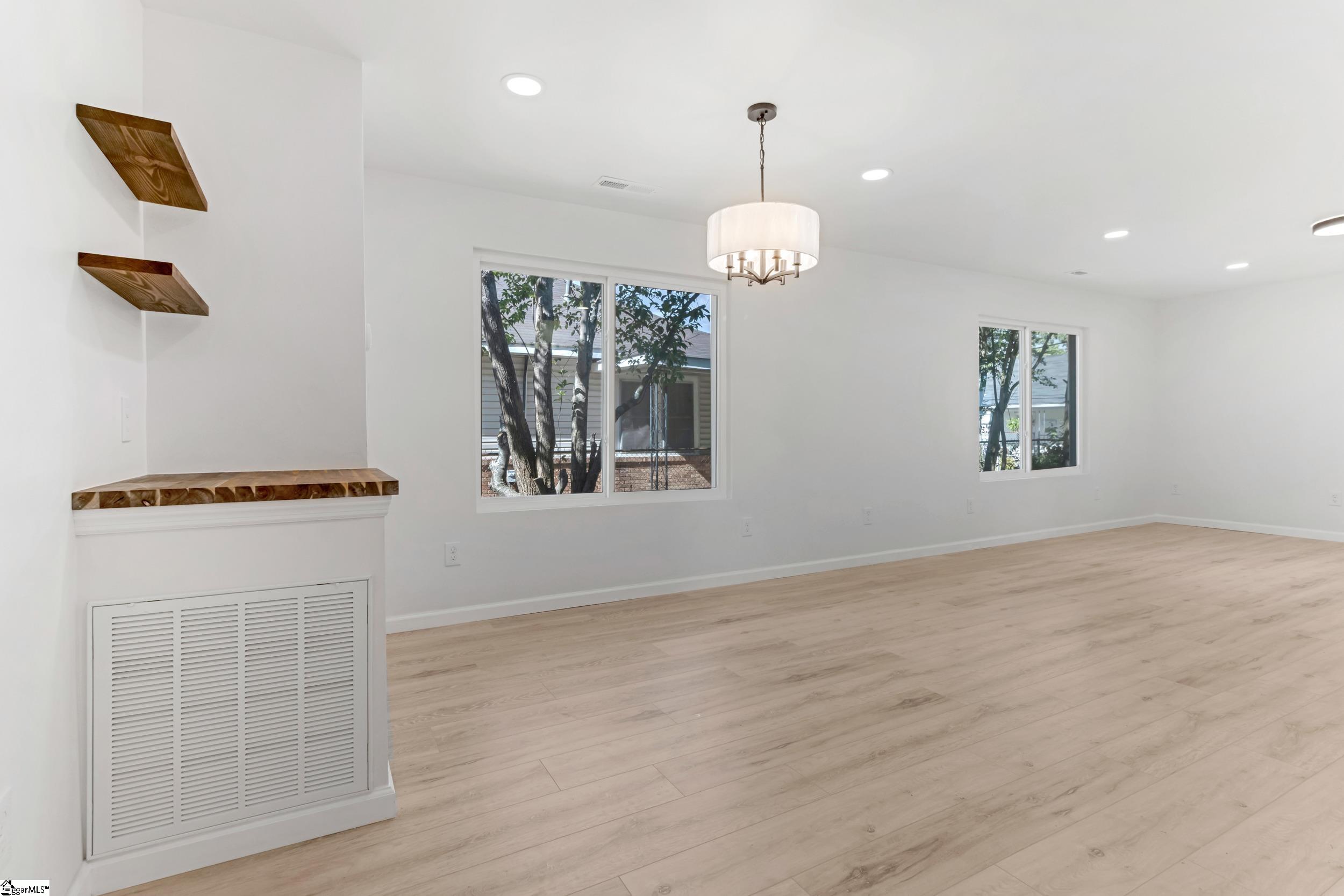 137 Forest Street Greer, SC 29650 - Photo 11 of 49