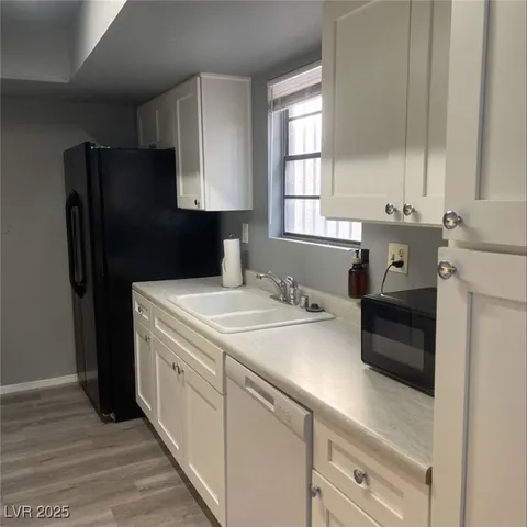 $1,750 | 4640 Koval Lane, Unit 49A, Las Vegas, NV 89109