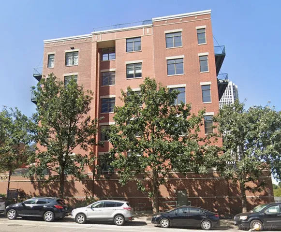 $3,695 | 330 North Clinton Street, Unit 508, Chicago, IL 60661