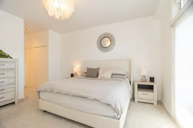 $3,695 | 330 North Clinton Street, Unit 508, Chicago, IL 60661