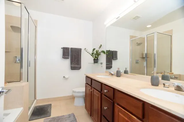 $3,695 | 330 North Clinton Street, Unit 508, Chicago, IL 60661