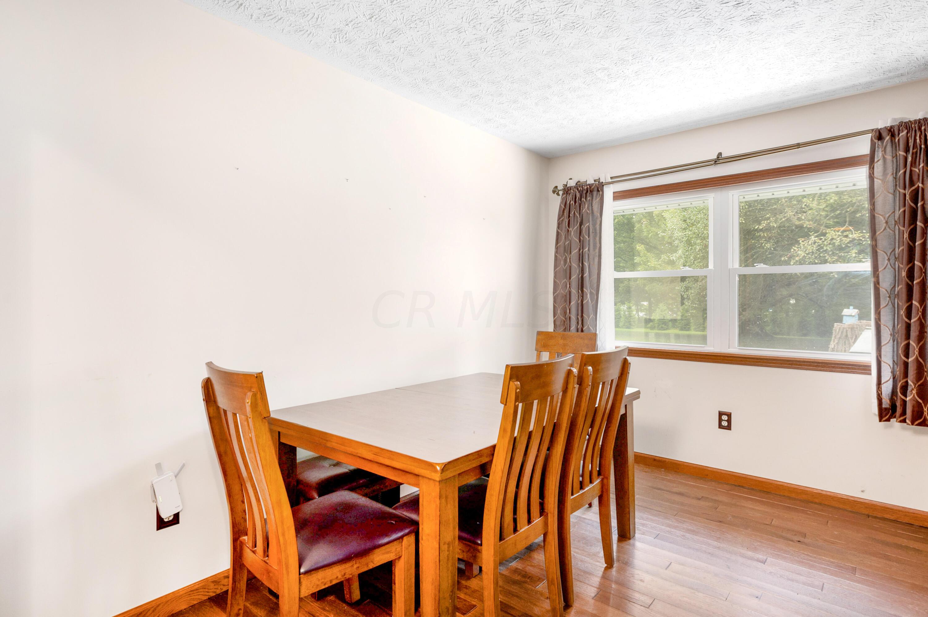 9180 Wesleyan Church Road Southwest Pataskala, OH 43062 - Photo 10 of 46 Eating Space