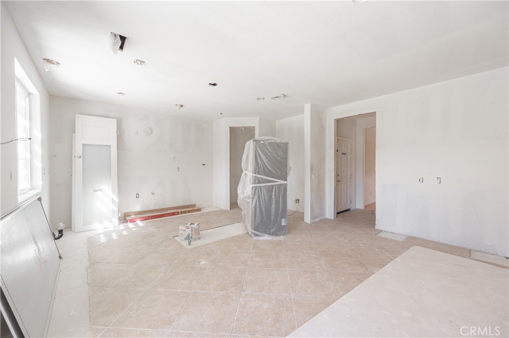 29276 Discovery Ridge Drive Saugus, CA 91390 - Photo 11 of 21 a view of a livingroom with a storage