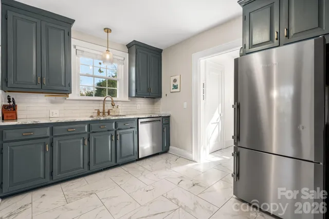 $424,900 | 530 7th Street Northwest, Hickory, NC 28601