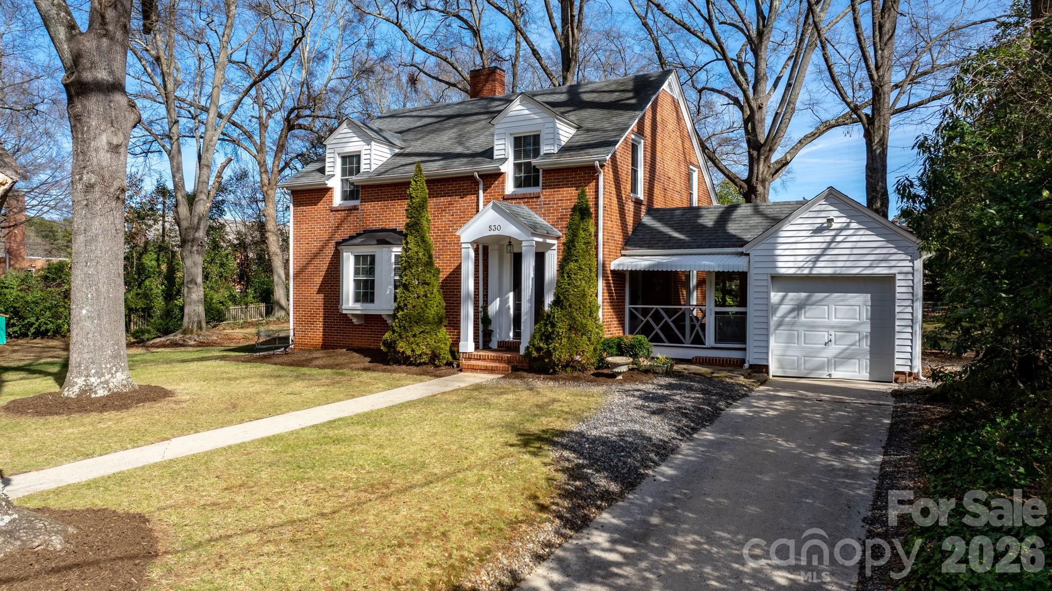 530 7th Street Northwest Hickory, NC 28601 - Photo 2 of 34