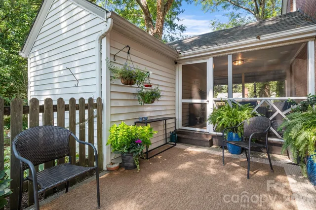 $424,900 | 530 7th Street Northwest, Hickory, NC 28601