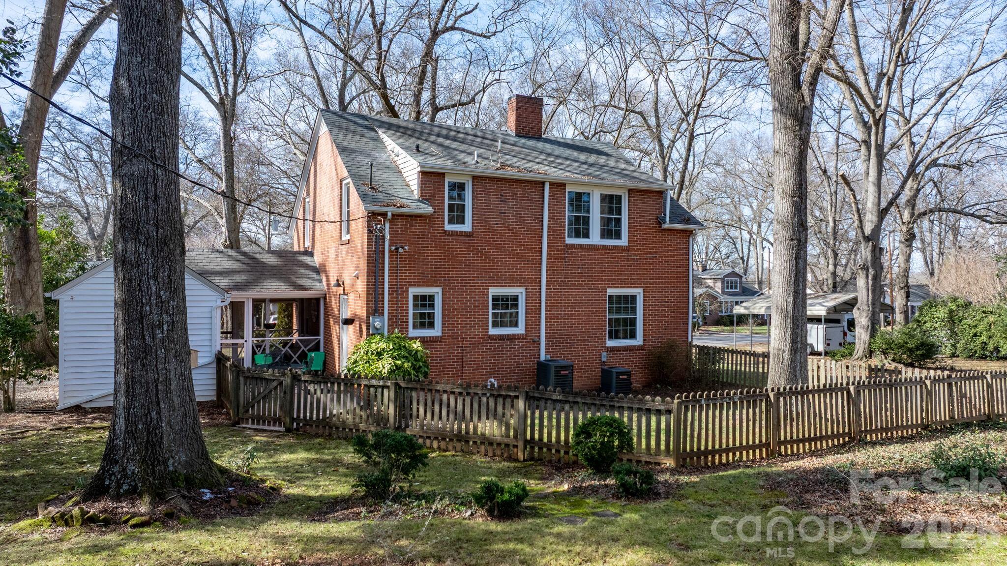 530 7th Street Northwest Hickory, NC 28601 - Photo 33 of 34