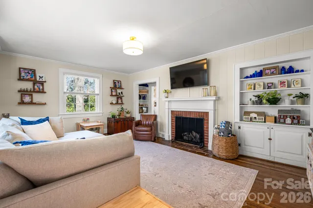 $424,900 | 530 7th Street Northwest, Hickory, NC 28601