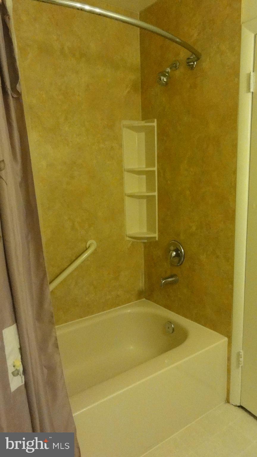 11 Benwell Road, Unit C Reisterstown, MD 21136 - Photo 14 of 16 Full Bath w/Tub/Shower