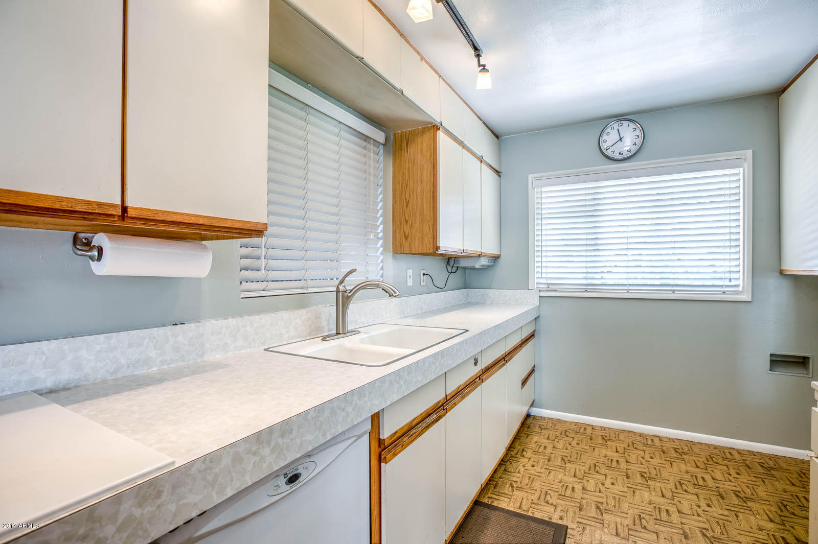 446 West Cheery Lynn Road Phoenix, AZ 85013 - Photo 13 of 31 Kitchen
