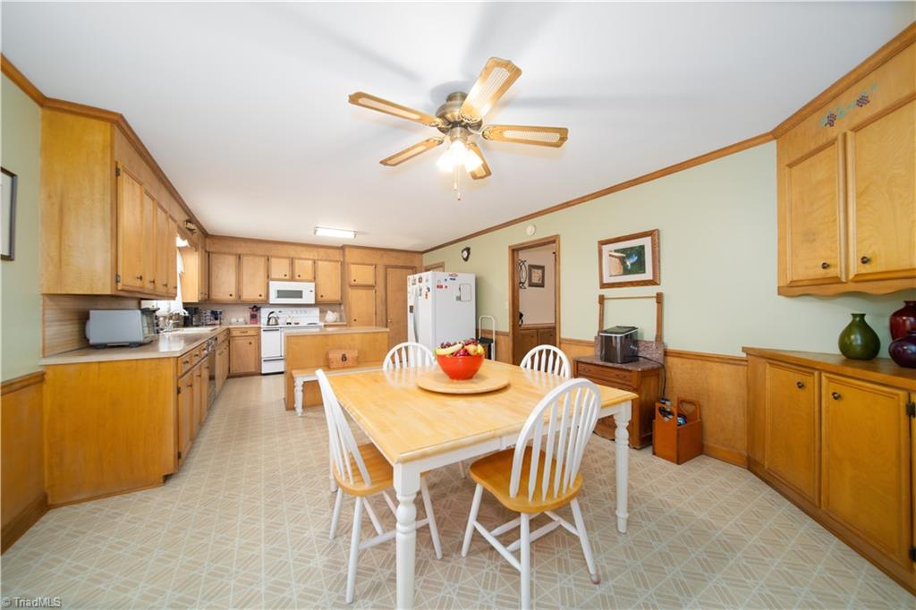 184 Meadowview Road Lexington, NC 27295 - Photo 6 of 40 Gallery Image 6