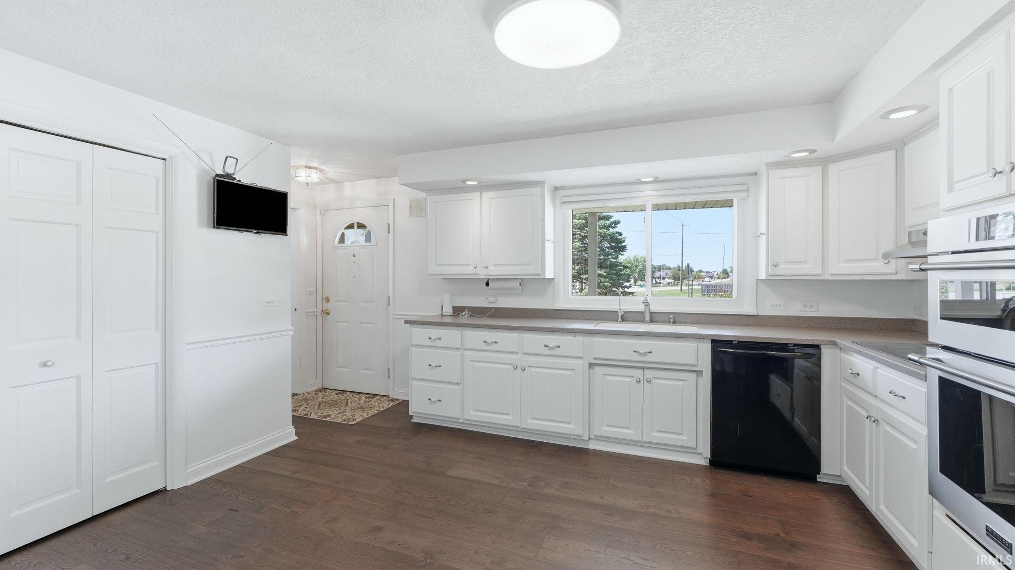 10012 Hosler Road Leo, IN 46765 - Photo 15 of 43