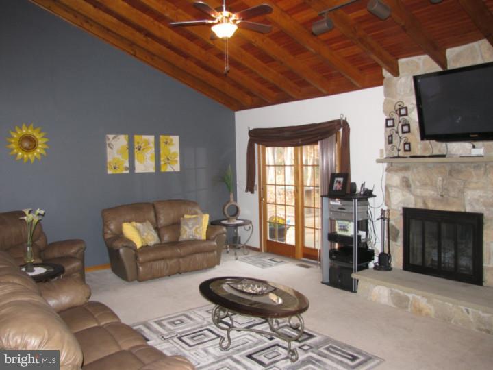 32 Powell Place Road Tabernacle, NJ 08088 - Photo 4 of 25 Great Room