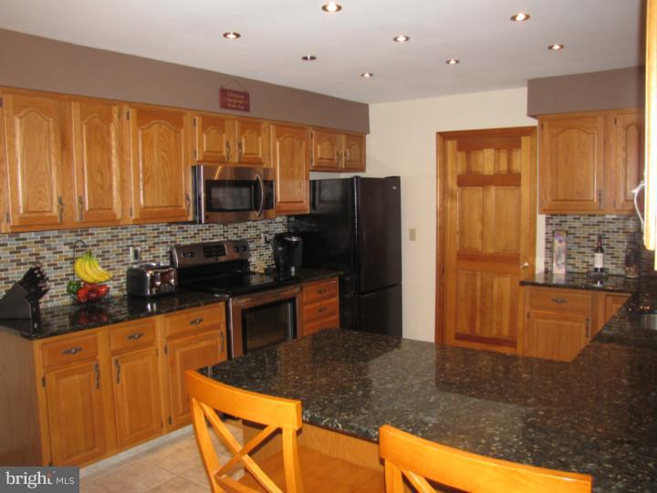 32 Powell Place Road Tabernacle, NJ 08088 - Photo 10 of 25 Kitchen