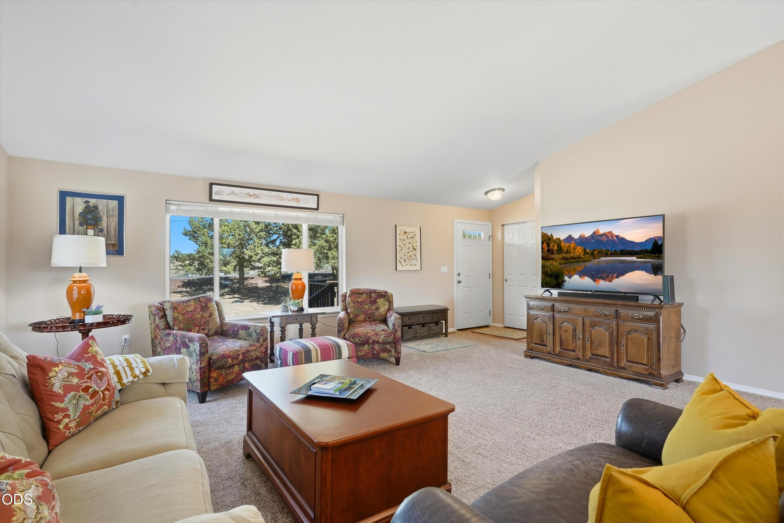 9550 Southwest Shad Road Terrebonne, OR 97760 - Photo 4 of 34 Gallery Image 4