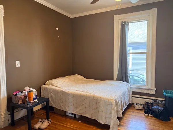 $2,000 | 202 Perry Street, Unit 1, Elgin, IL 60123