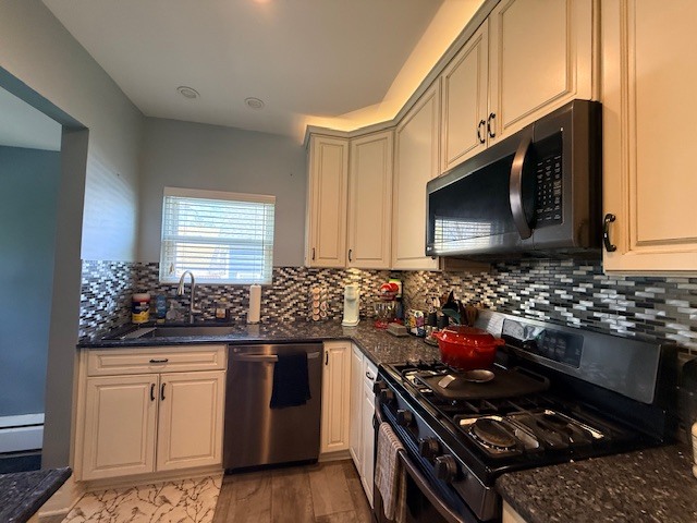 202 Perry Street, Unit 1 Elgin, IL 60123 - Photo 9 of 22