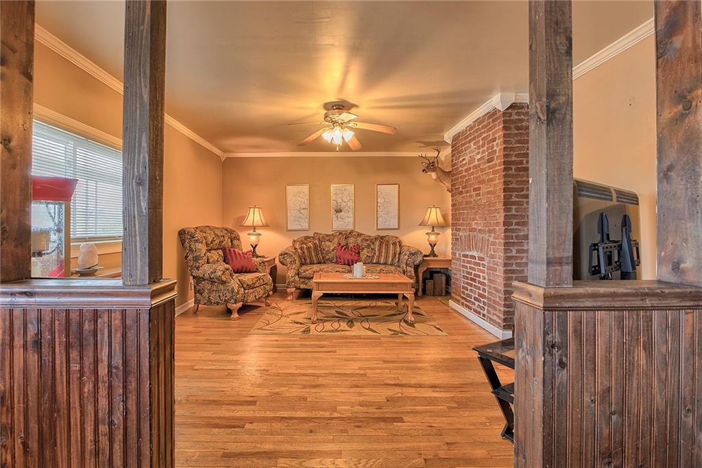 8005 Hayward Street Irwin, PA 15642 - Photo 3 of 22 a living room with furniture