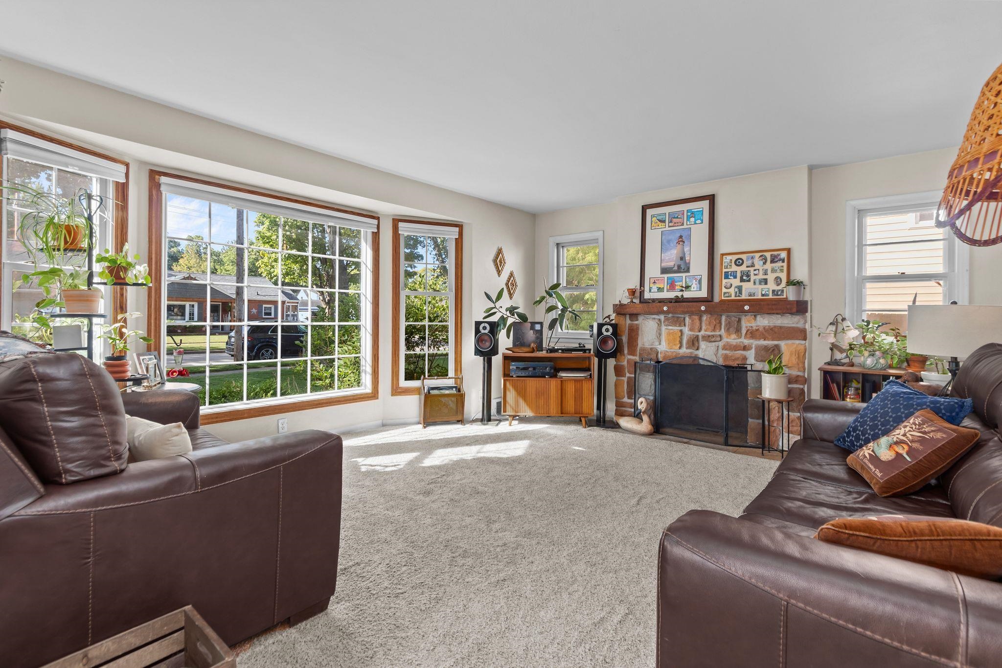 1018 East Frances Street Appleton, WI 54911 - Photo 6 of 40 Gallery Image 6