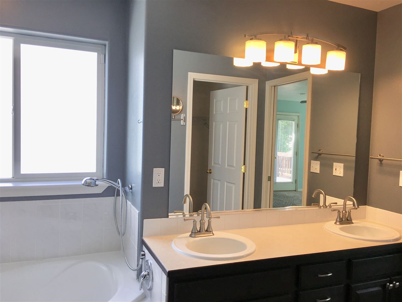 2504 West Cascade Way Spokane, WA 99208 - Photo 10 of 19 Gallery Image 10