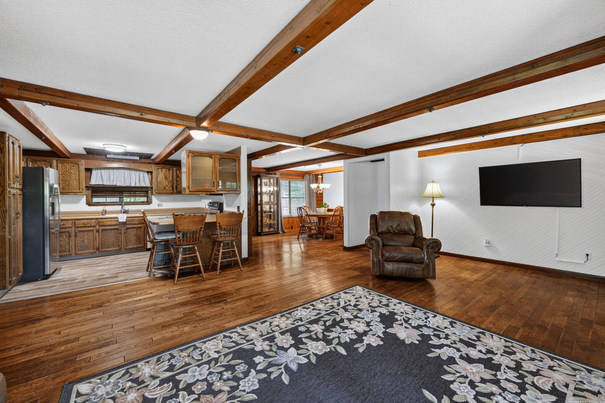 407 White Road Chattanooga, TN 37421 - Photo 7 of 64 Open living area!