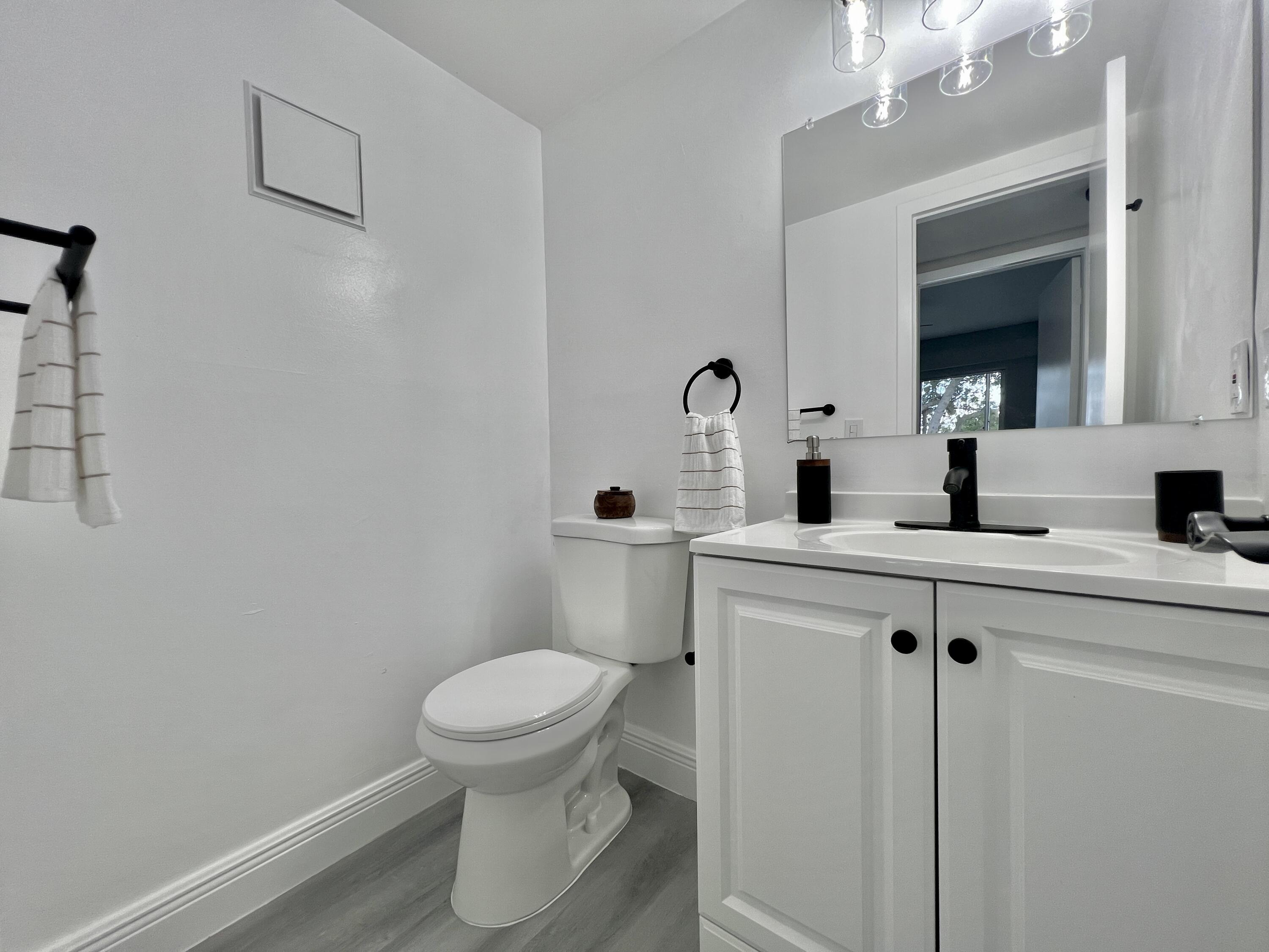117 Dorset C Boca Raton, FL 33434 - Photo 11 of 13 Half Bath
