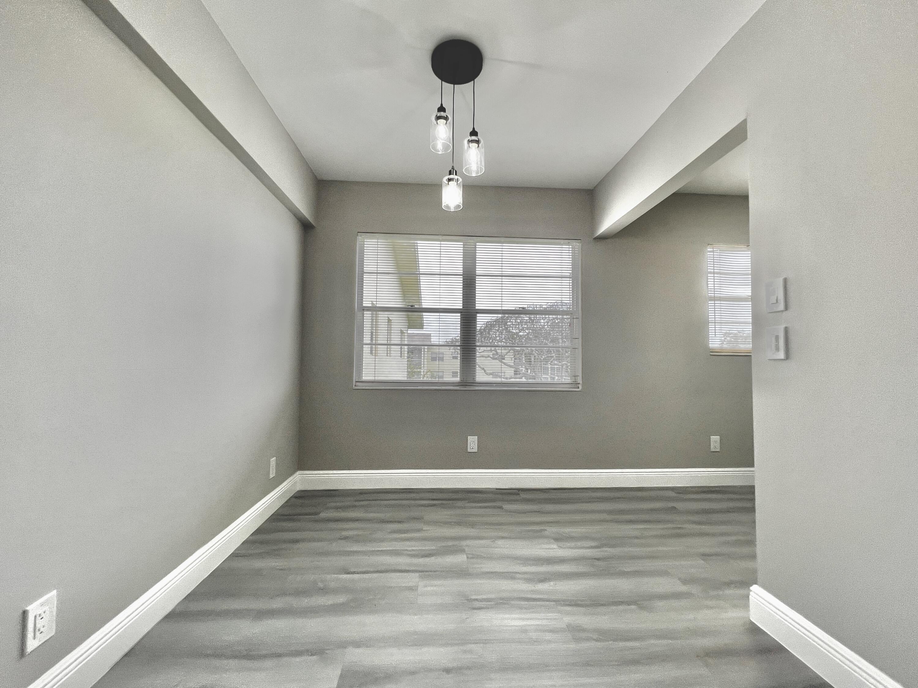 117 Dorset C Boca Raton, FL 33434 - Photo 4 of 13 Dining Room