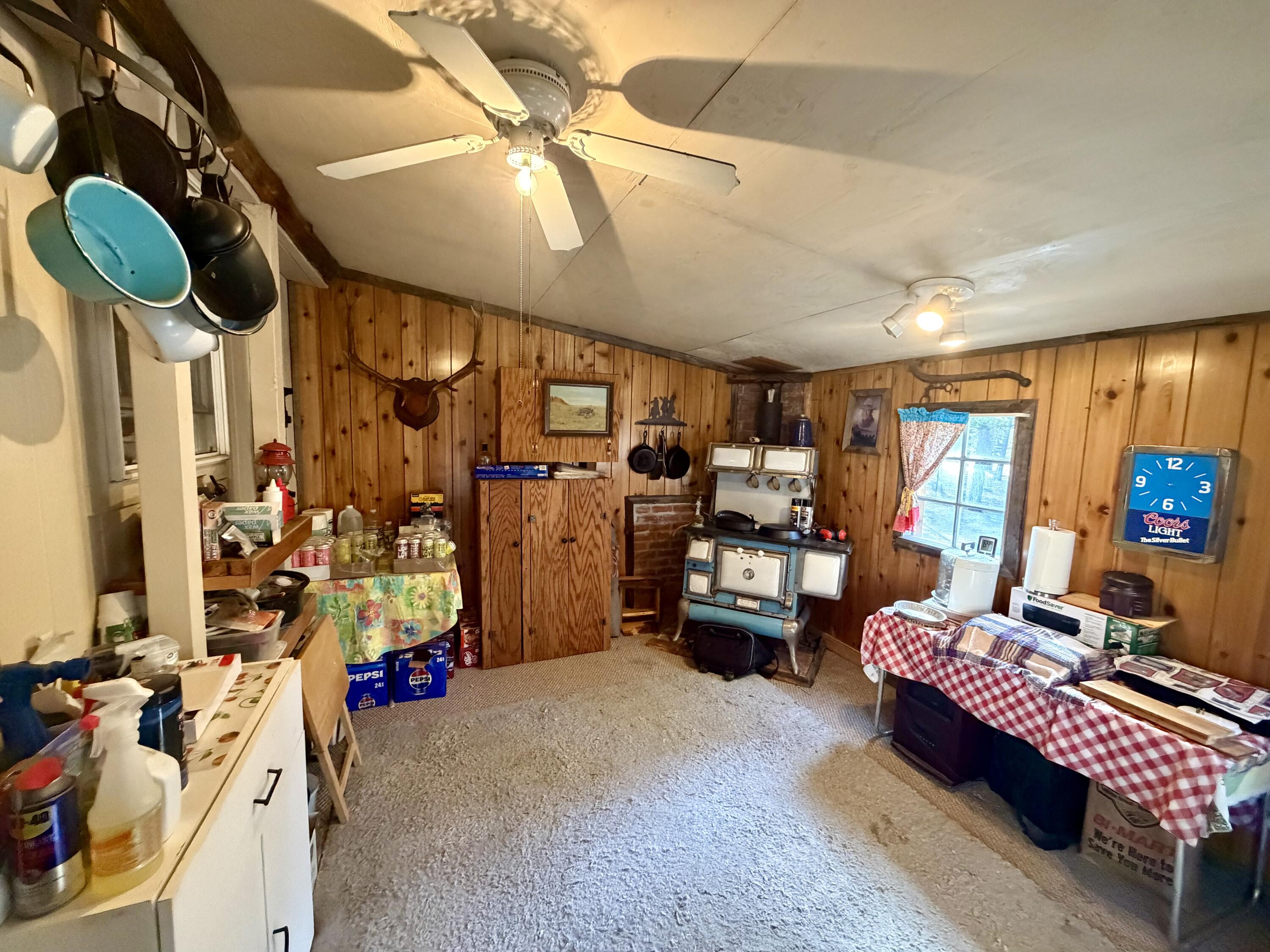 146514 Bills Road Gilchrist, OR 97737 - Photo 18 of 32 IMG_0900