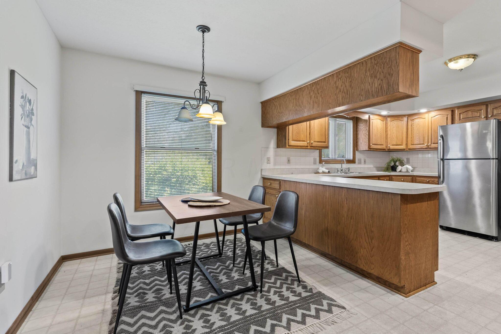 4786 Davidson Road Hilliard, OH 43026 - Photo 23 of 45 41-web-or-mls-Kitchen_Hommati102 (1)