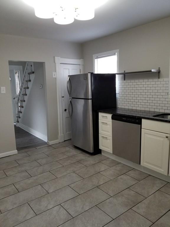 53 Mcknight Street Springfield, MA 01109 - Photo 8 of 39 Gallery Image 8